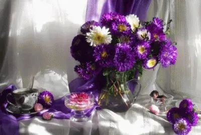 פאזל של Purple and White Floral Display-Still Life