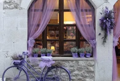 Bike in front of the Shop