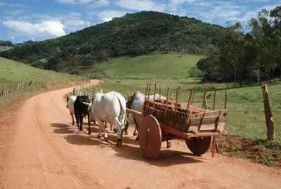 - estrada de ParaisÃ³polis sul de Minas