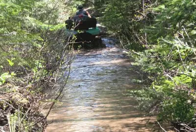 4-wheel ..swimming... on swampy trail