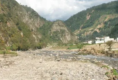 lit de la riviÃ¨re aprÃ¨s les pluies