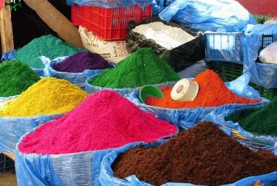 Colored sawdust for Street Carpets