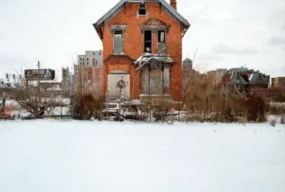 EN MEDIO DE LA NIEVE