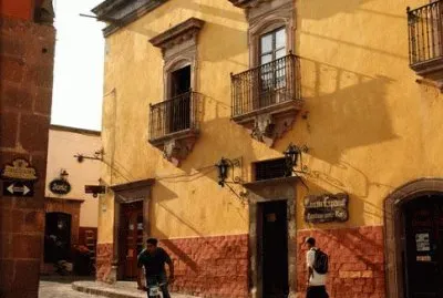 UN PUEBLO EN ESPAÃ‘A