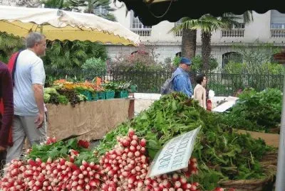 MERCADO EN NIZA, FRANCIA