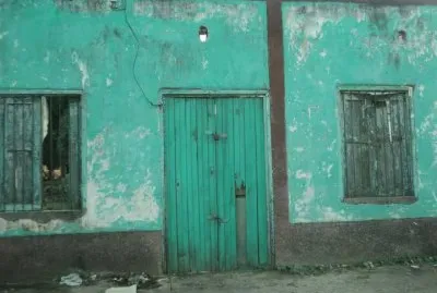 UNA CASA ALGO VIEJA jigsaw puzzle