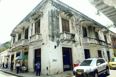 UNA VIEJA CALLE jigsaw puzzle