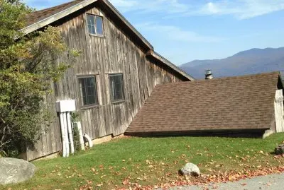Barn at VonnTrapp Lodge (Vermont) jigsaw puzzle