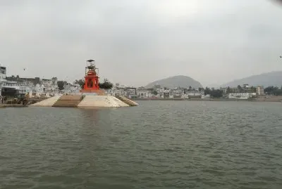 Lago Sagrado de Pushkar - India