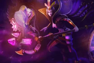 Mujer guerrera con espejo