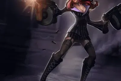 Mujer pelirroja detective con armas