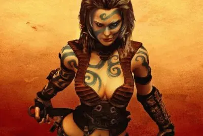 Mujer guerrera con tatuajes