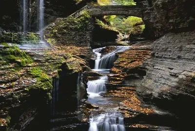 watkins-glen-gorge-rainbow-bridge-new-york