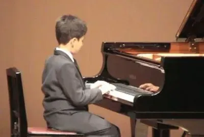 Tocando piano