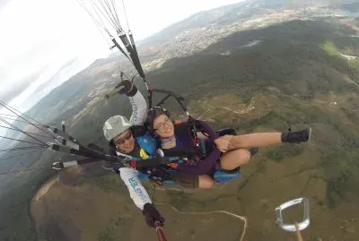 un paseo en parapente