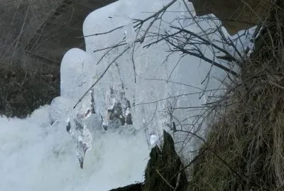 Iced waterfall (Coo-Bel)