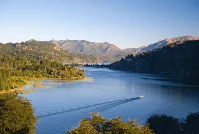 Lago Nahuel Huapi. NeuquÃ©n/RÃ­o Negro. Argentina
