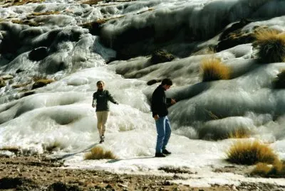 RÃ­o congelado en la puna salteÃ±a. Argentina