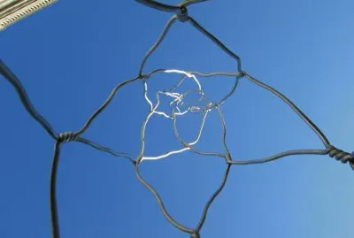 Rara escultura moderna en Barcelona