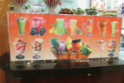 Negocio que vende licuados en Dubai