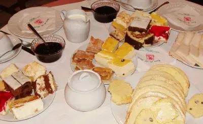 Merendando en Gaiman. Chubut. Argentina
