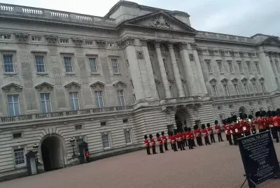 Palácio de Buckingham - Inglaterra jigsaw puzzle