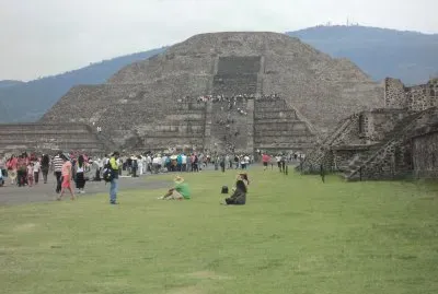 calzada de los muertos-teotihuacan