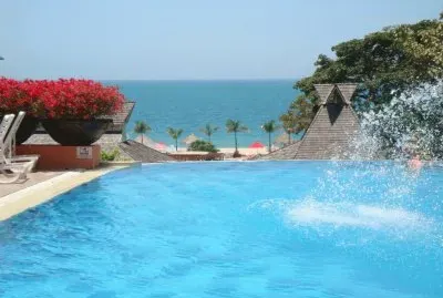 Playa FarallÃ³n. RÃ­o Hato. PanamÃ¡ jigsaw puzzle