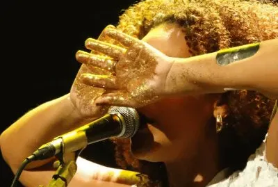 SHOW LINDEZA