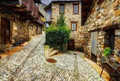 Pueblo en LeÃ³n jigsaw puzzle