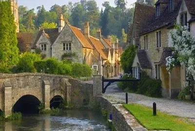 Castle Combe-RU.