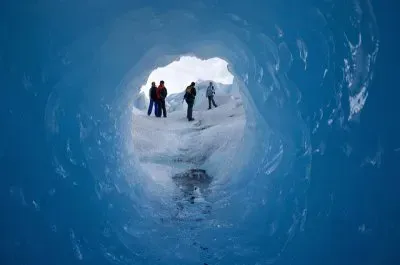 TÃºnel de hielo en la Patagonia Argentina