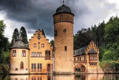 Castillo de Mespelbrunn-Alemania jigsaw puzzle
