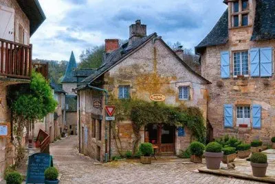 Plaza en Turenne CorrÃ¨ze-Francia
