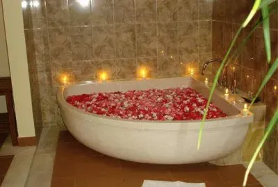 Romantic Rose Petal Bath-Bali Villa