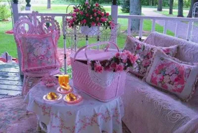 Pretty Pink Front Porch Design