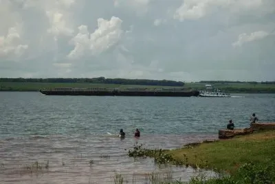 Balsa no Rio TietÃª