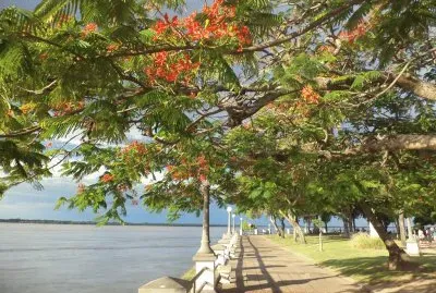 Costanera en Corrientes. Argentina