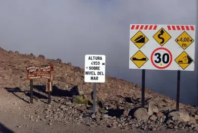 Abra El Acay. Salta. Argentina. El paso carretero mÃ¡s alto de AmÃ©ric