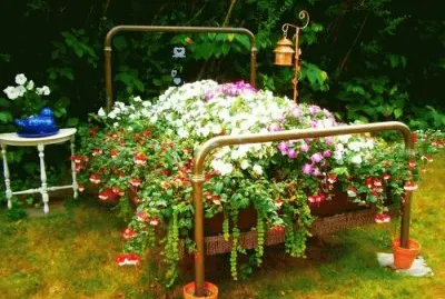 Creative Vintage Bed Garden Planter