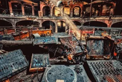 389205-1000-1457606285-klub-diskoteka-pult-razgrom