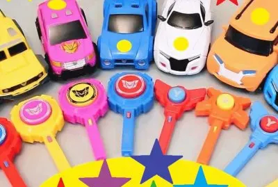 multicolor jigsaw puzzle