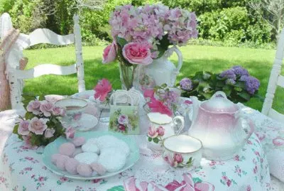 Vintage Outdoor Tea Party-So Pretty!
