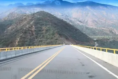 puente sobre el rio sogamoso