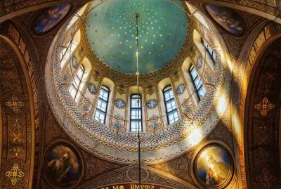 Interior de la cÃºpula de la catedral en Finlandia