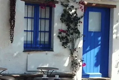 Puerta azul jigsaw puzzle