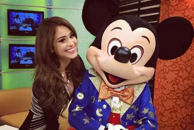 La bella presentadora de la TV Azteca Yanet Garcia
