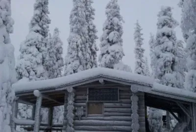 NevazÃ³n en una cabaÃ±a en Laponia