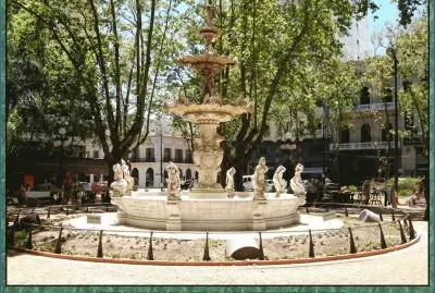 FUENTE DE LA PLAZA MATRIZ - MONTEVIDEO (URUGUAY)
