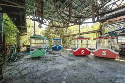 Abandoned amusement park jigsaw puzzle